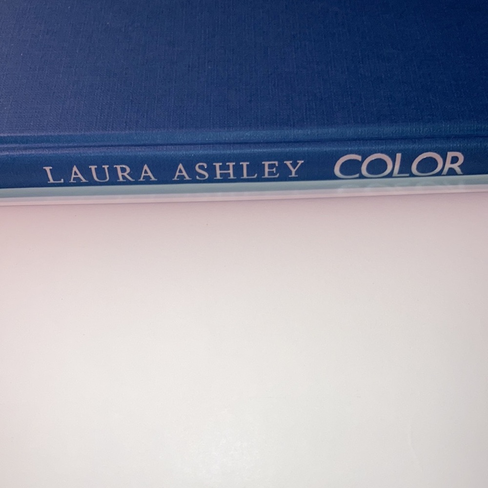 LAURA ASHLEY COLOR BOOK using color to decorate your home.$9 - Picture 12 of 15